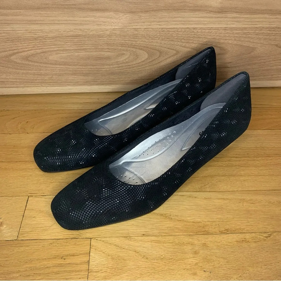 Trotters - Lauren (Black 3D Patent Suede Leather) Slip-on Shoes - Size 11 SS - Picture 1 of 9